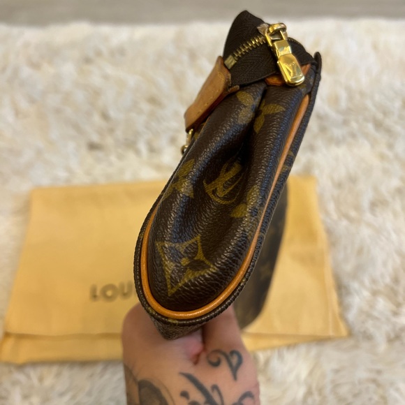 Louis Vuitton Eva Clutch - Picture 6 of 14